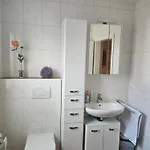 Alt Apartment *