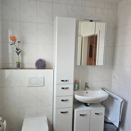 Alt Apartment *